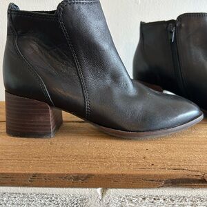 Lucky Brand Black Leather Ankle Booties